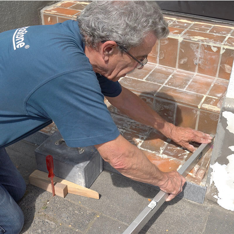 InnoStone-Montag Schritt 1 Ausmessen InnoStone-Montag Schritt 1 Ausmessen